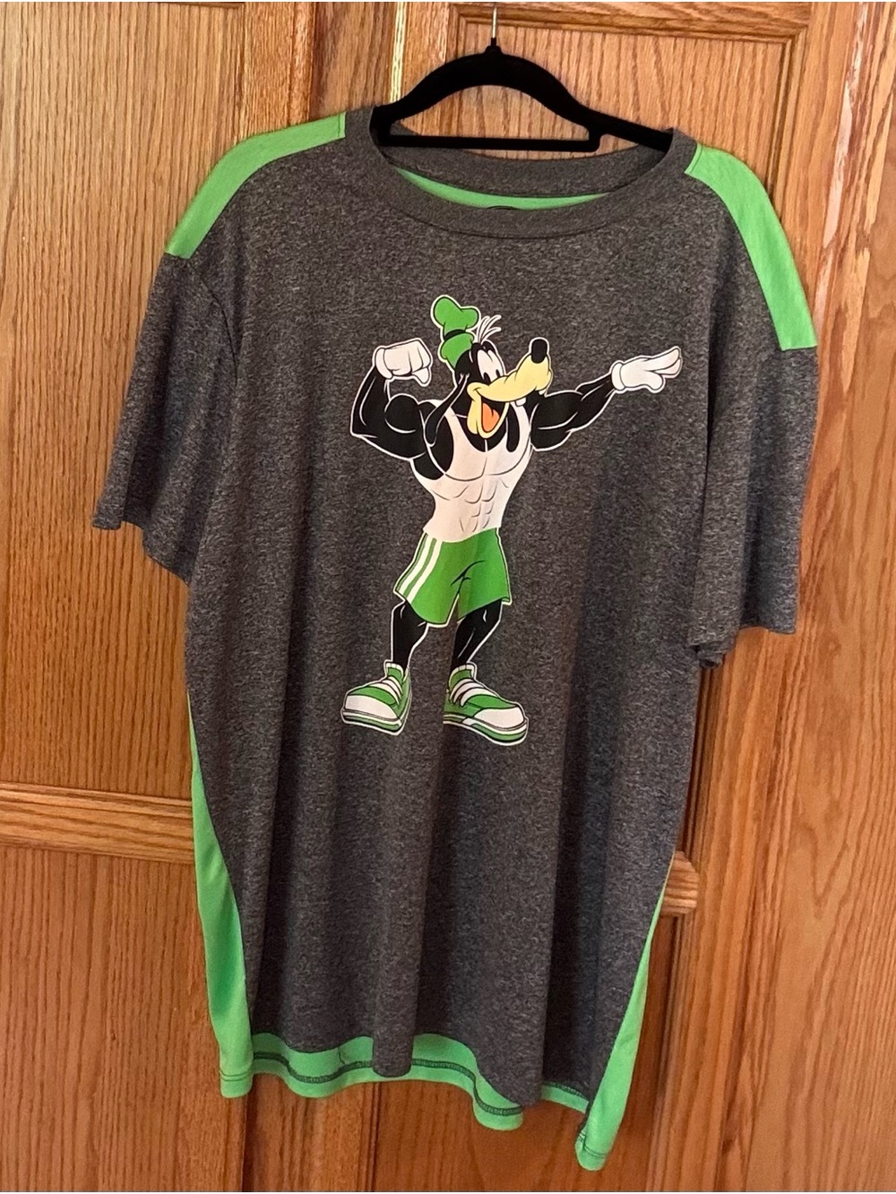 Disney Goofy Athletic Graphic Tee XL Gray Green Performance Shirt
